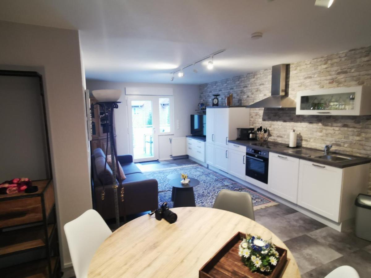 Naturnahe Schoene Neu Gestaltete Ferienwohnung Wurselen Bagian luar foto