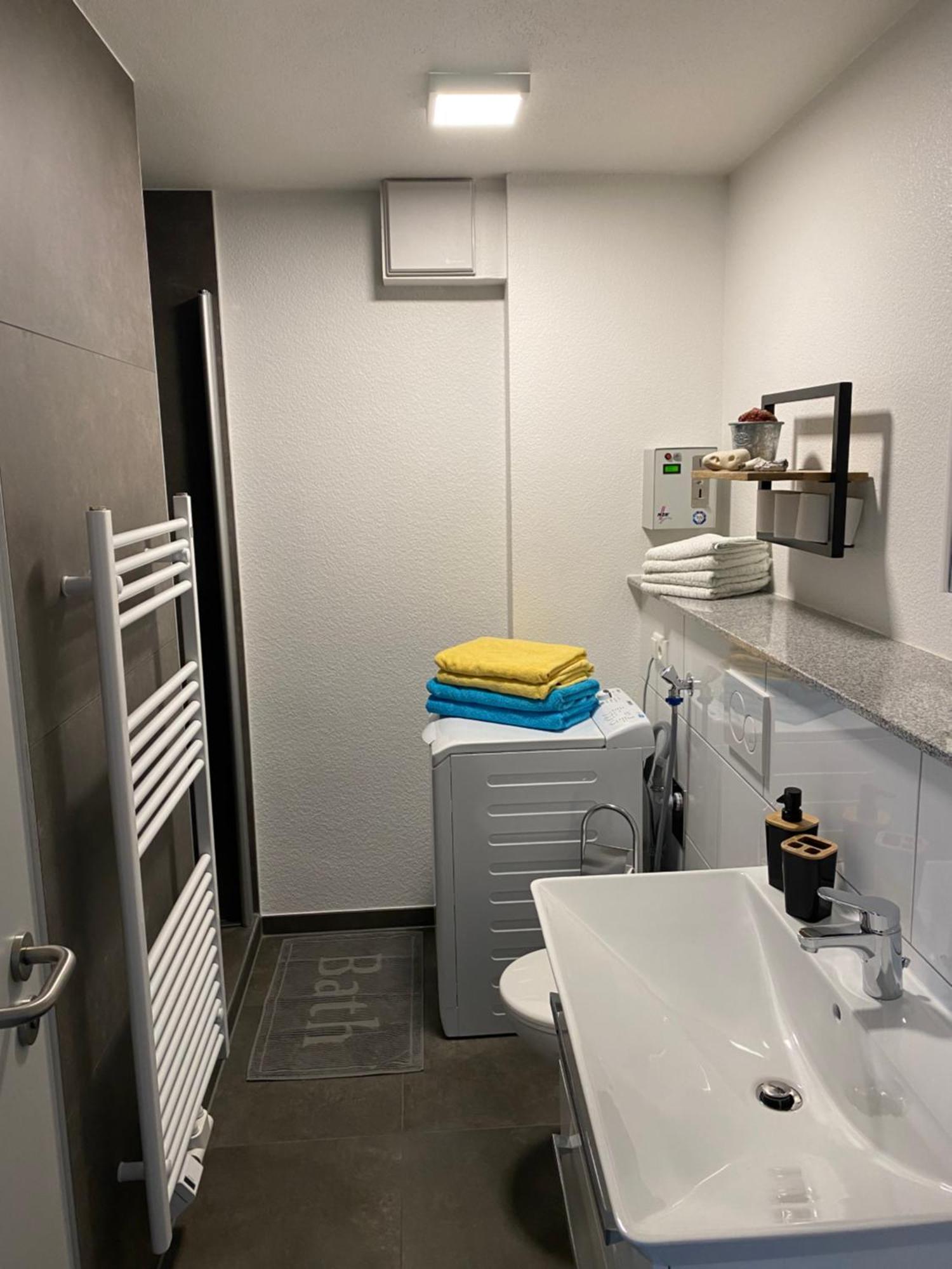 Naturnahe Schoene Neu Gestaltete Ferienwohnung Wurselen Bagian luar foto